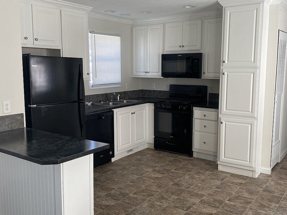 1st image of 2 Willow Dr #70