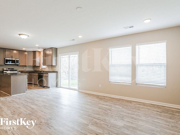 3rd image of 1691 Eastbrook Dr