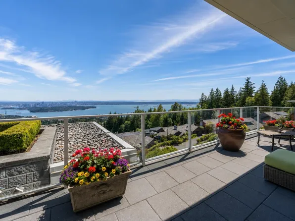 2200 Chippendale Rd #Penthouse 2, West Vancouver, BC V7S 3J4