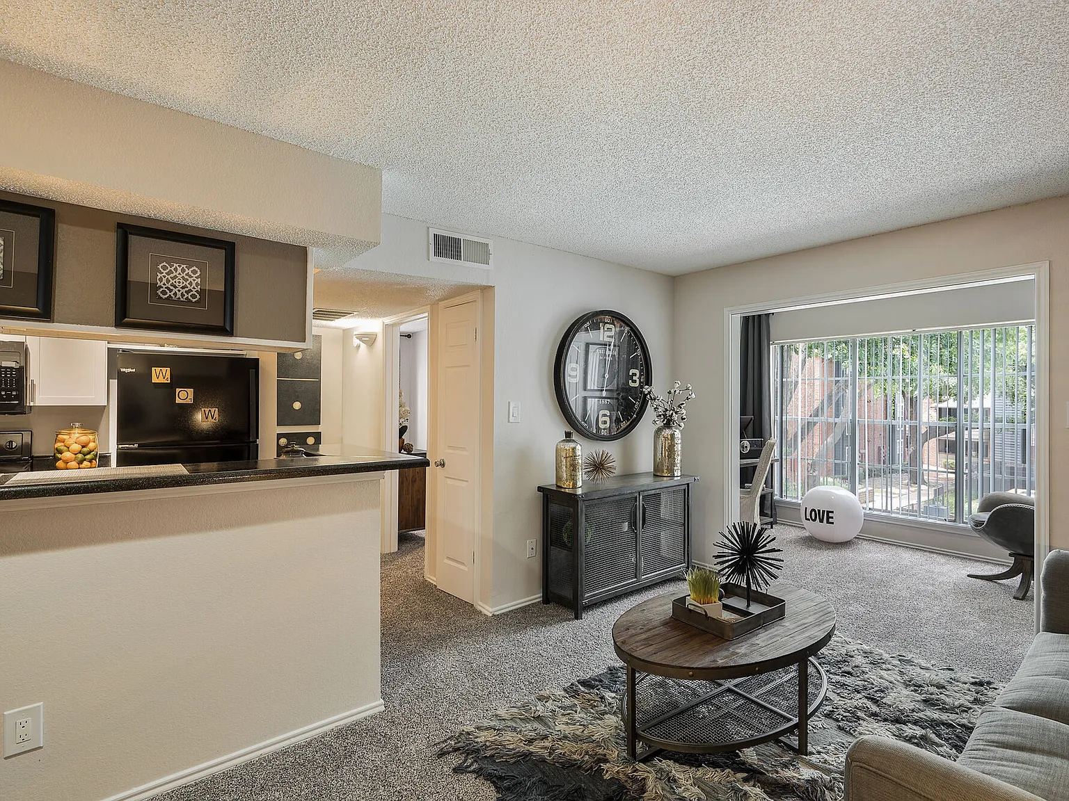 Chesapeake Apartments — Photo 3