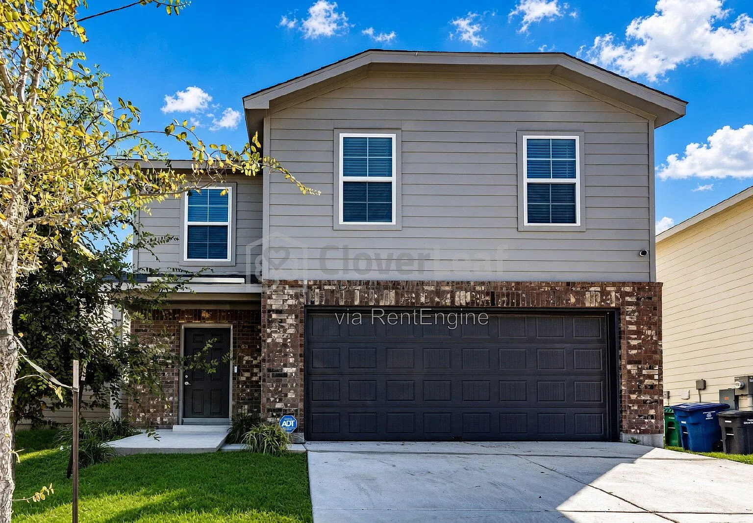 5 bed, 2.5 bath, 2407 sqft, $1,997 — Photo 2
