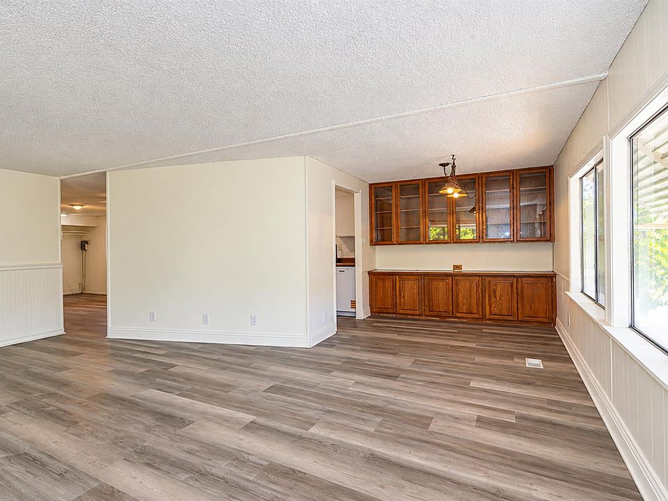 10th image of 4121 Chesapeake Ln