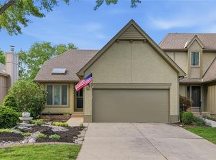 8310 W 120th Ter, Overland Park, KS 66213
