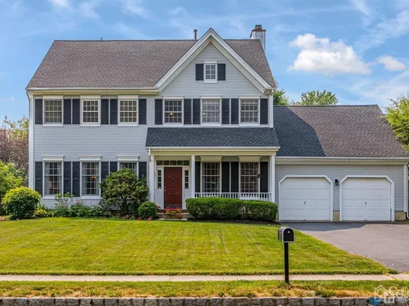 12 Tree Farm Rd, Maple Shade, NJ 08052