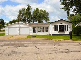 1537 S 12th St, Prairie Du Chien, WI 53821