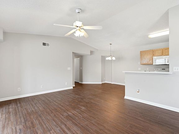 5th image of 8658 Southbridge Dr. #L