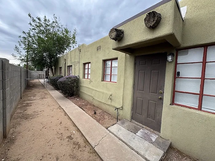 2 bed, 1.0 bath, $1,195 — Photo 3