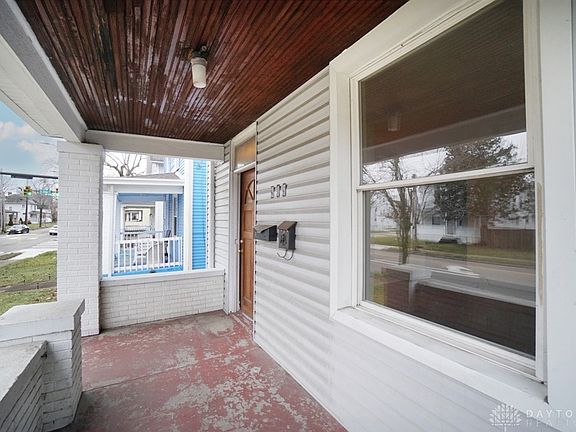 5th image of 305 Eaton Ave