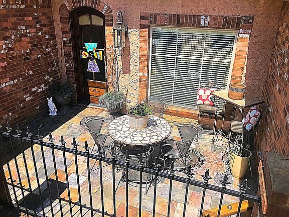 Slate Courtyard