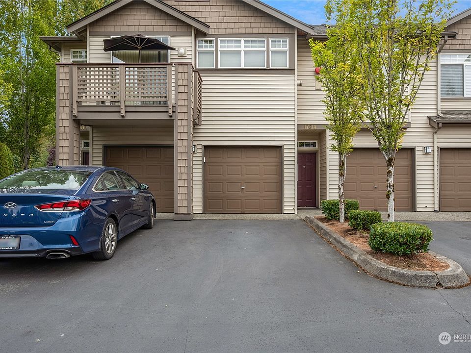 Here is the garage that leads you into your home. Enough space to park one car inside and one outside!>