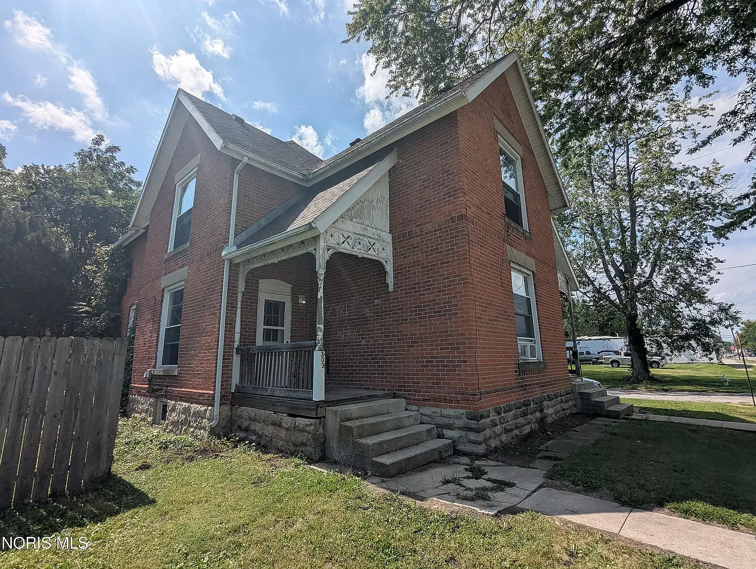 2 bed, $1,200 — Photo 2