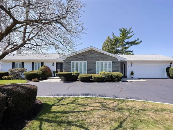 145 Meshanticut Valley Pkwy, Cranston, RI 02920