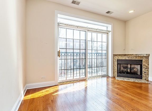 2nd image of 4538 S Calumet Ave #E