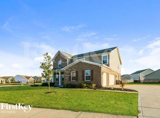 8930 N Windview Dr, McCordsville, IN 46055