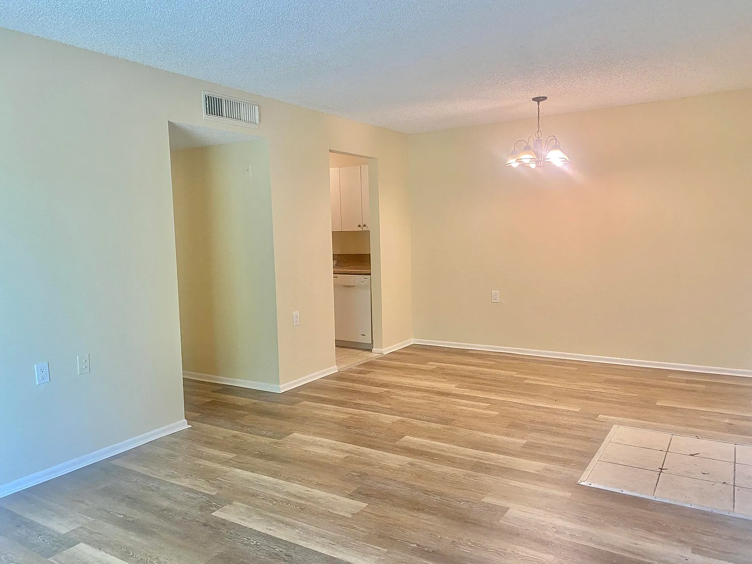 2 bed, 1.0 bath, 708 sqft, $1,700 — Photo 3