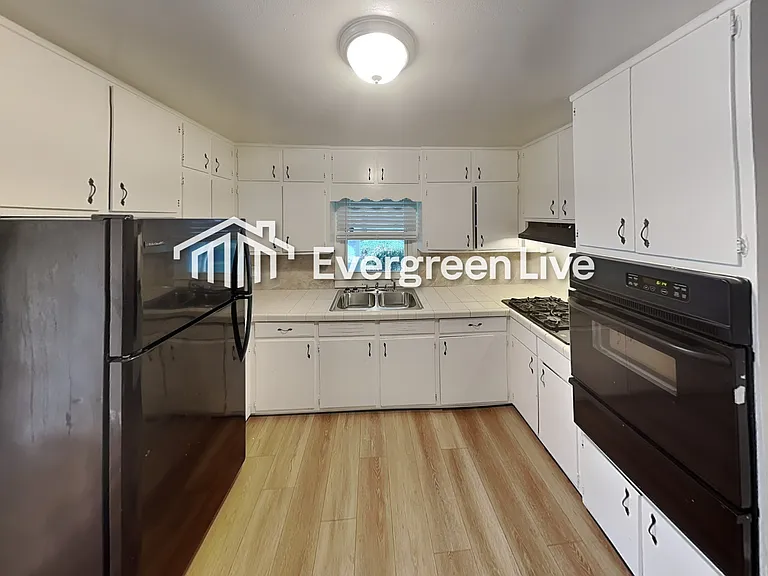 6770 Burkhead Dr — Photo 5