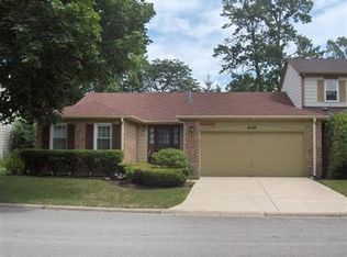 646 Dunsten Cir, Northbrook, IL 60062