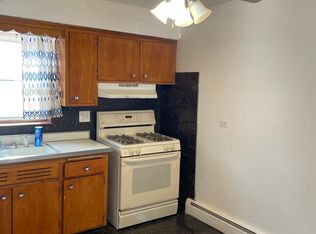 615 Bellwood Ave #208, Bellwood, IL 60104
