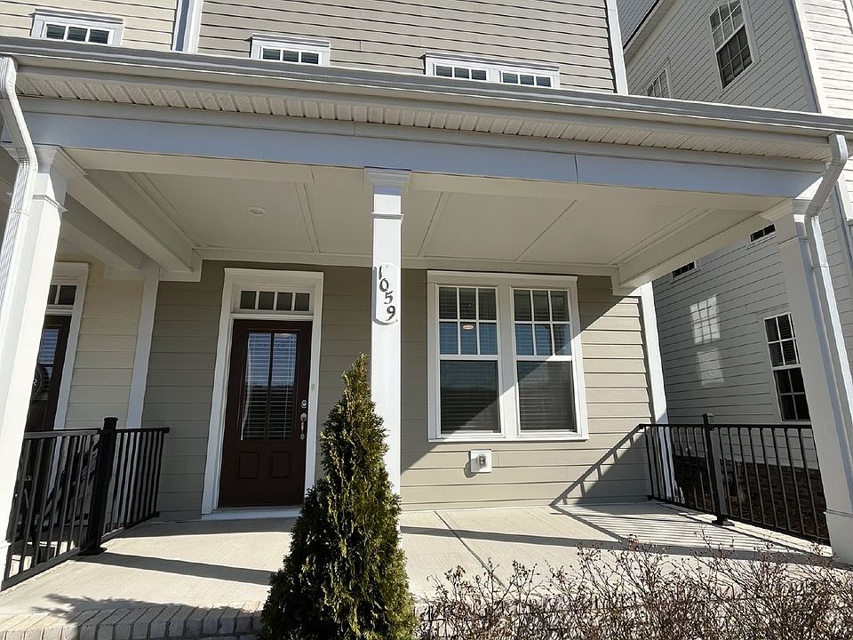 1st image of 1059 Vida Way