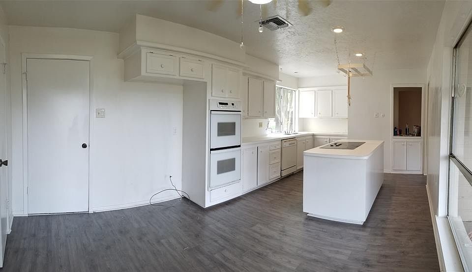 1st image of 10322 Sweetwood Dr