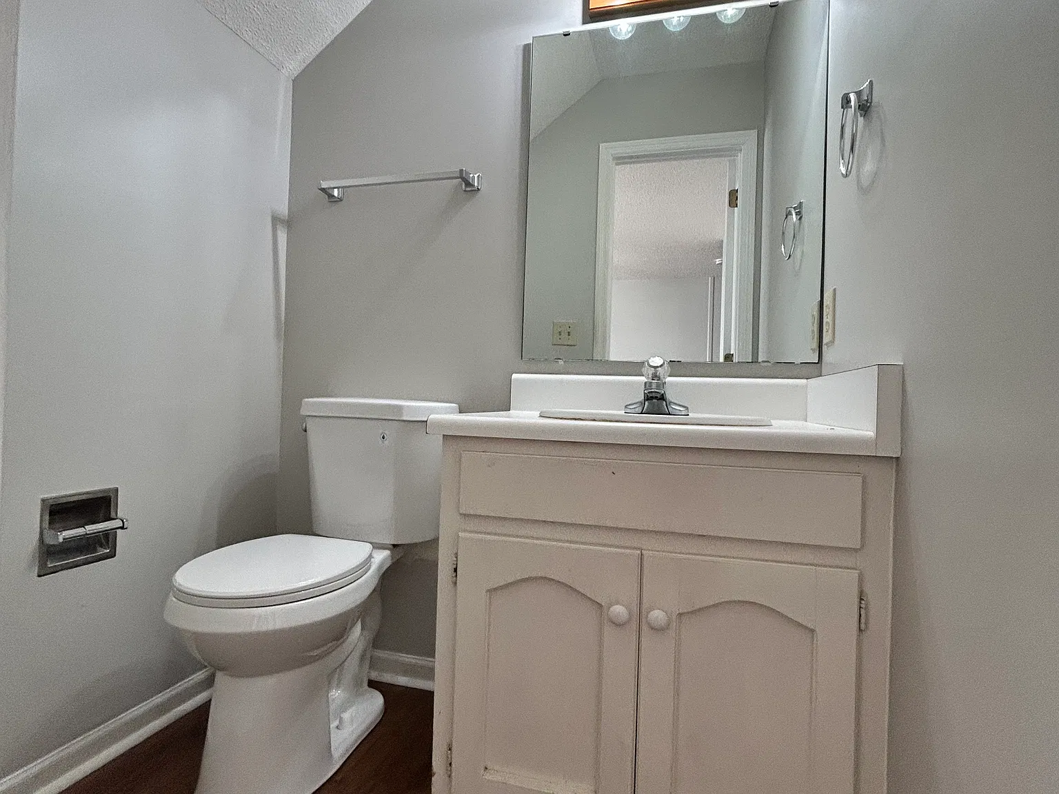 2 bed, 1.5 bath, $1,200 — Photo 4