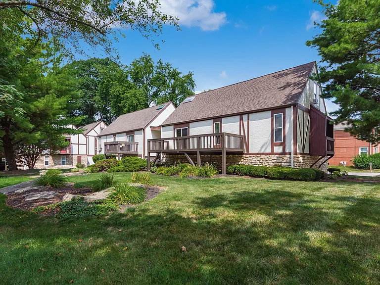 1589 Arlington Ave — Photo 36
