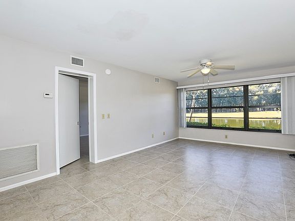 4th image of 6 Plantation Dr APT 102