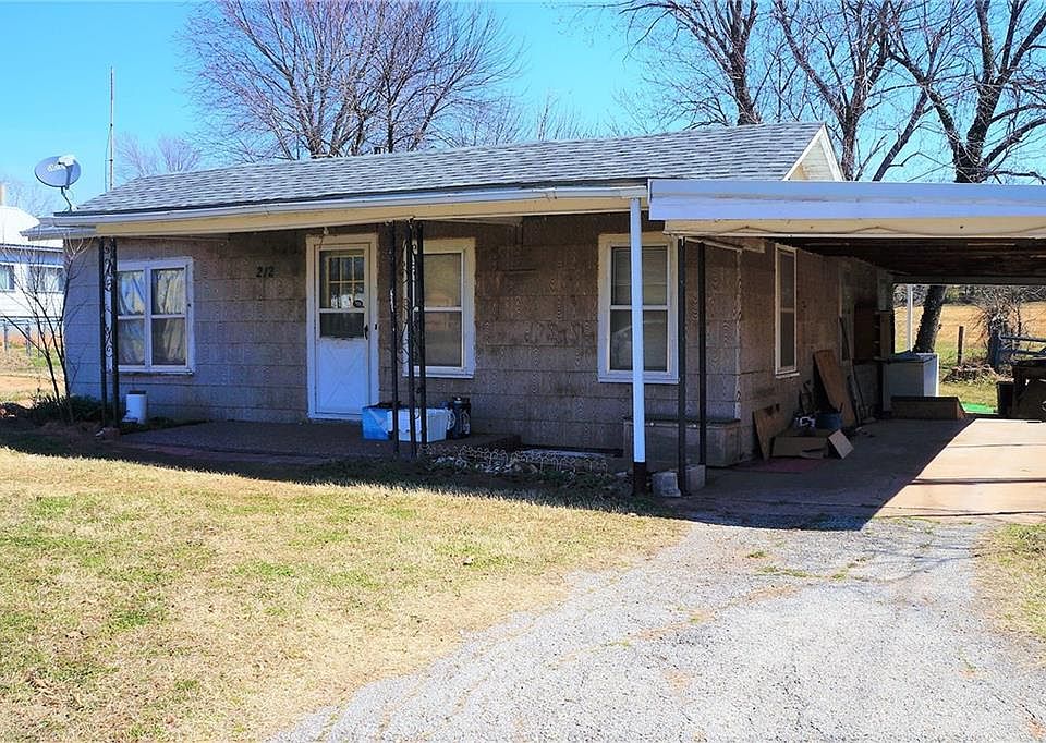 1st image of 212 N Oak Ave