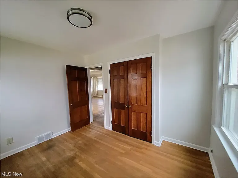 11919 Granger Rd — Photo 34