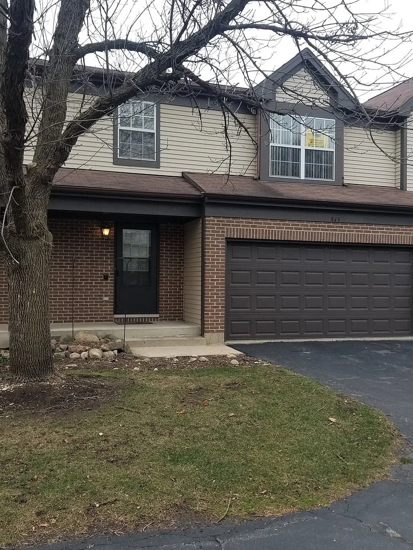 943 Old Oak Cir photo 1