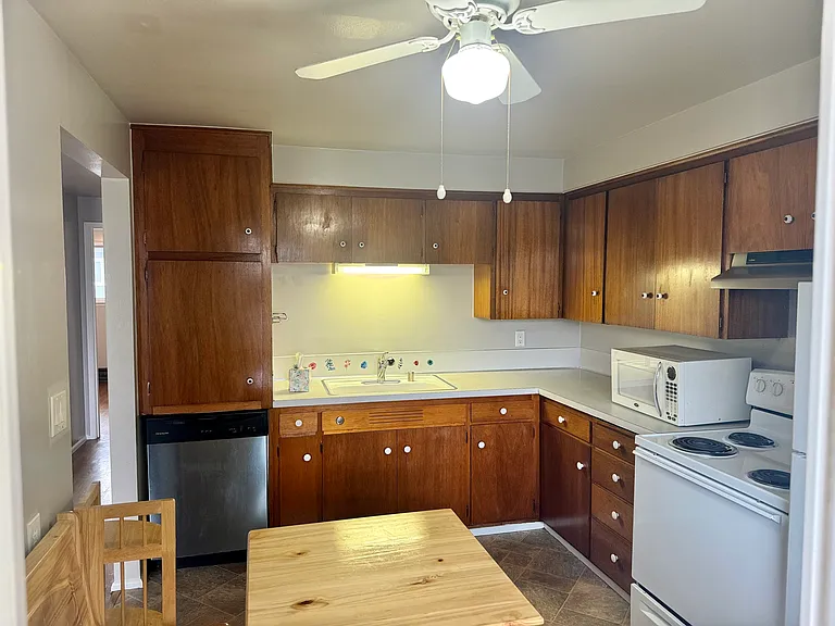 521 Avenue D #2 — Photo 9