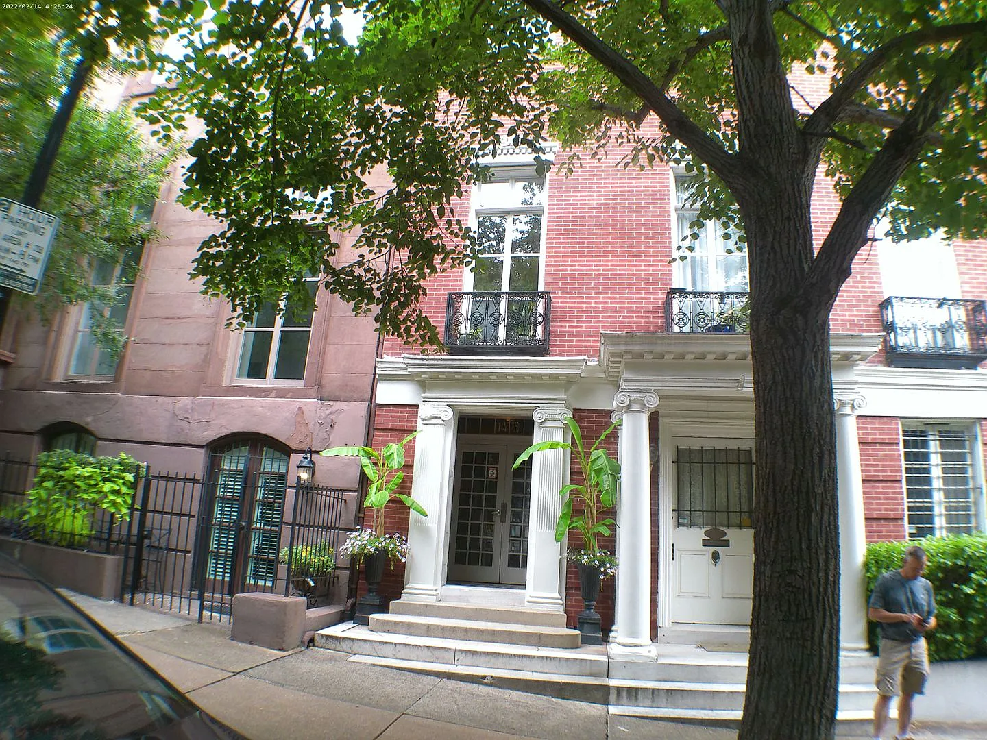 14 E. Mount Vernon Place/1 Bedroom, 1.5 Bath Apartment Across From The Monument In Mt Vernon/Half... — Photo 1