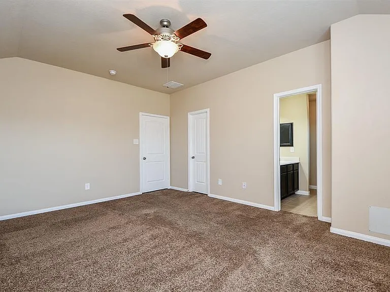 19311 Vermillion Ct — Photo 15