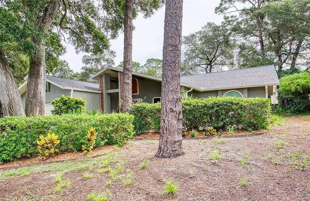 3 bed, 2.0 bath, 1896 sqft, $3,000 — Photo 2