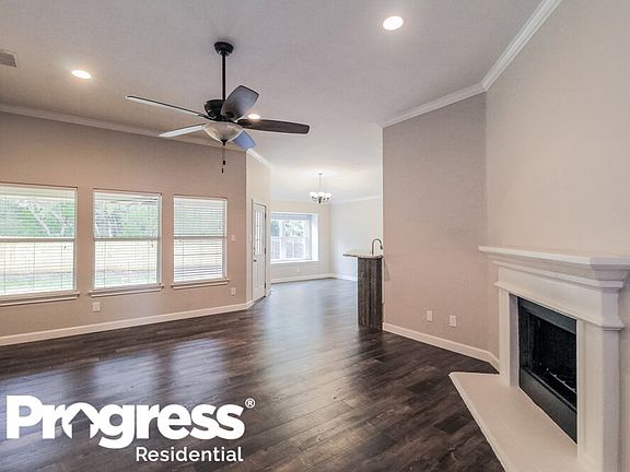 4th image of 404 Meadow Ln