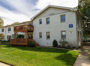 60 Finch Ln APT 1A, Islip, NY 11751