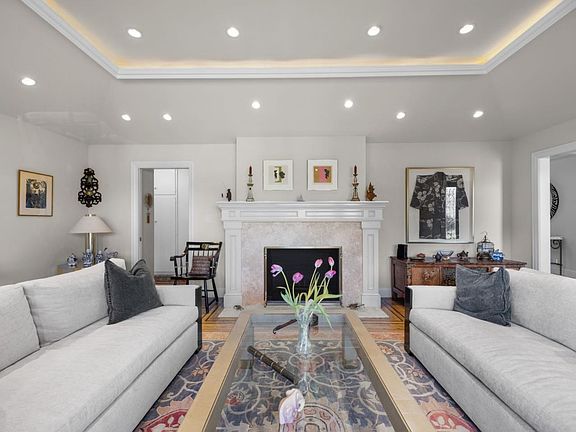 4th image of 915 Link Rd