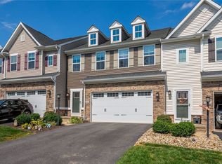1435 Deer Creek Crossing Dr, Canonsburg, PA 15317