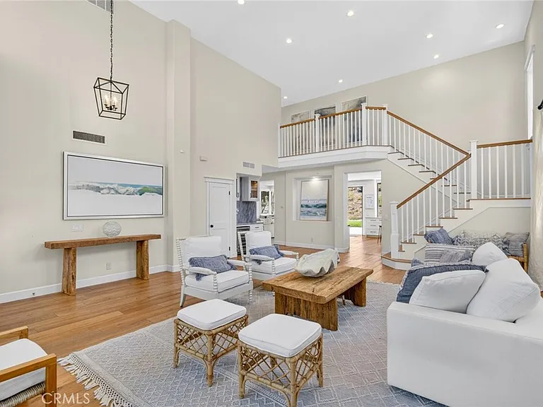 33 Brownsbury Rd — Photo 8