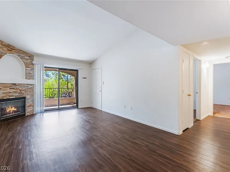950 Seven Hills Dr #524 — Photo 10