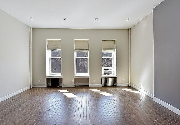 4th image of 25 W 89th St #4