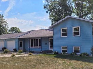 421 Grove St, Melvin, IA 51350