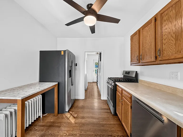 53 Henderson St — Photo 14