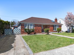 109 Evans Street, New Hyde Park, NY