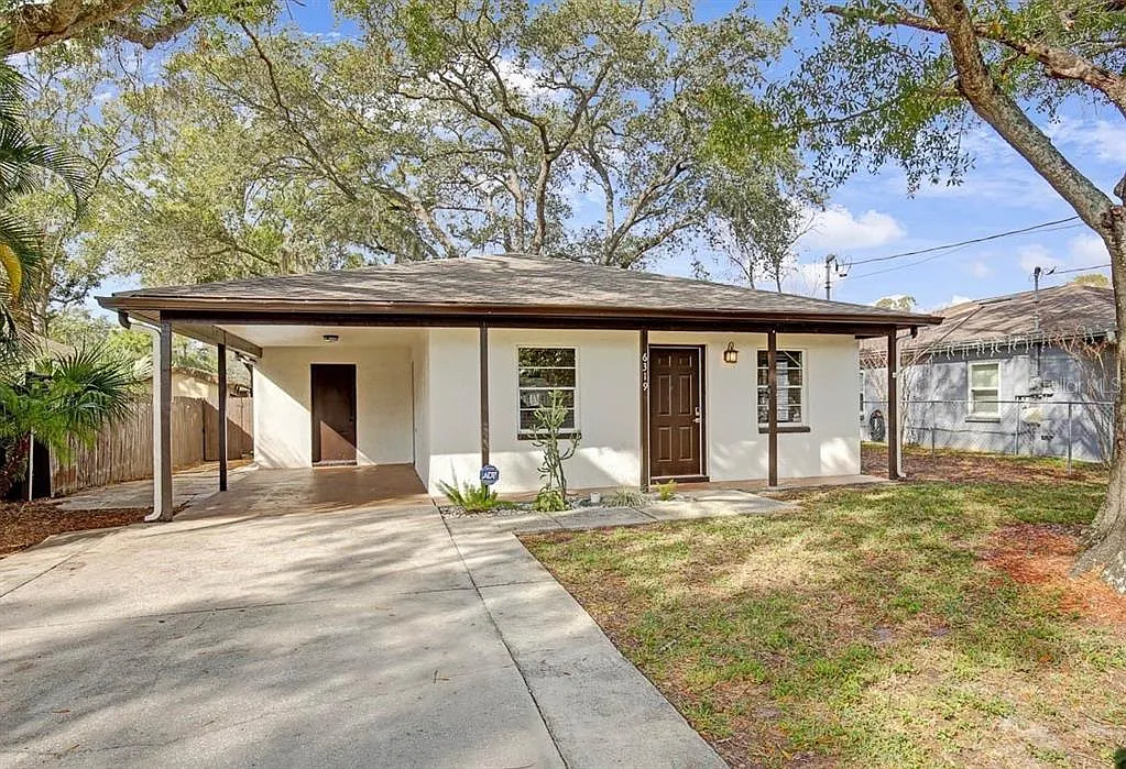 3 bed, 2.0 bath, 1076 sqft, $2,900 — Photo 1