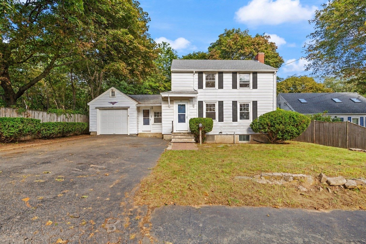 21 Goldsmith Ave — Kernwood Country Club