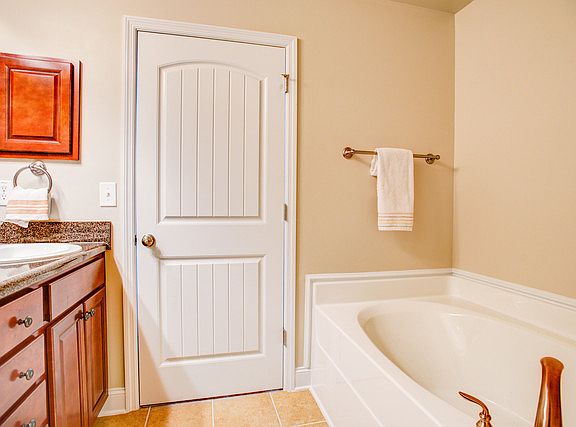 5th image of 224 Crab Orchard Dr