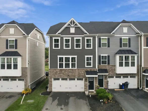4042 Crown Dr, South Park, PA 15129