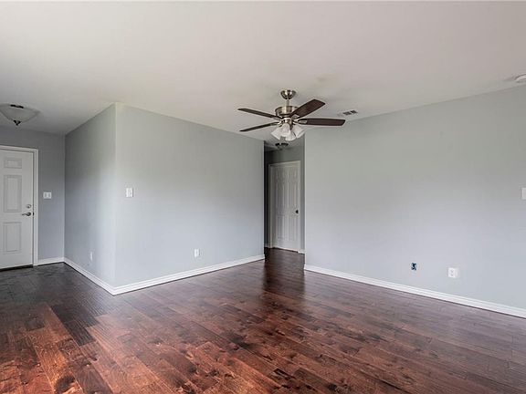 2nd image of 1413 W 10th Ave