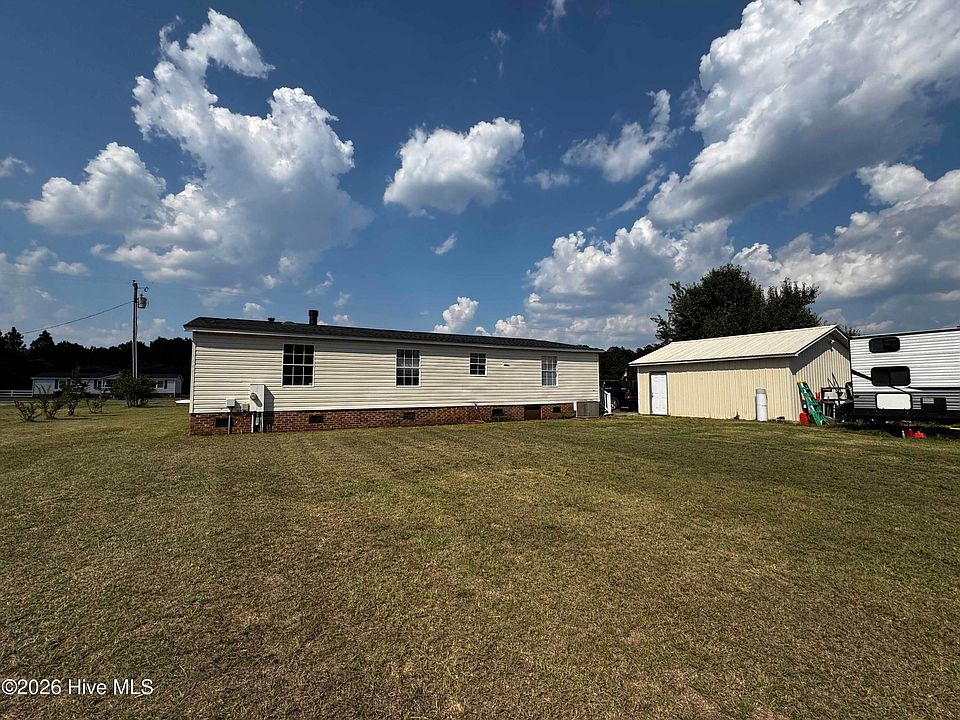 2nd image of 4768 Lobelia Road